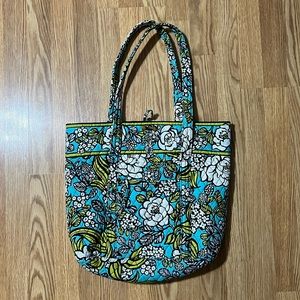 VERA BRADLEY TOTE BAG